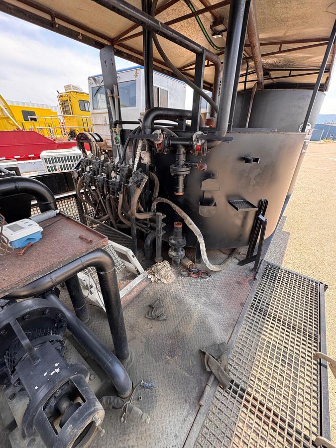 Used A-PAK Gooseneck Dual-Axel 32k Mixing Plant Trailer