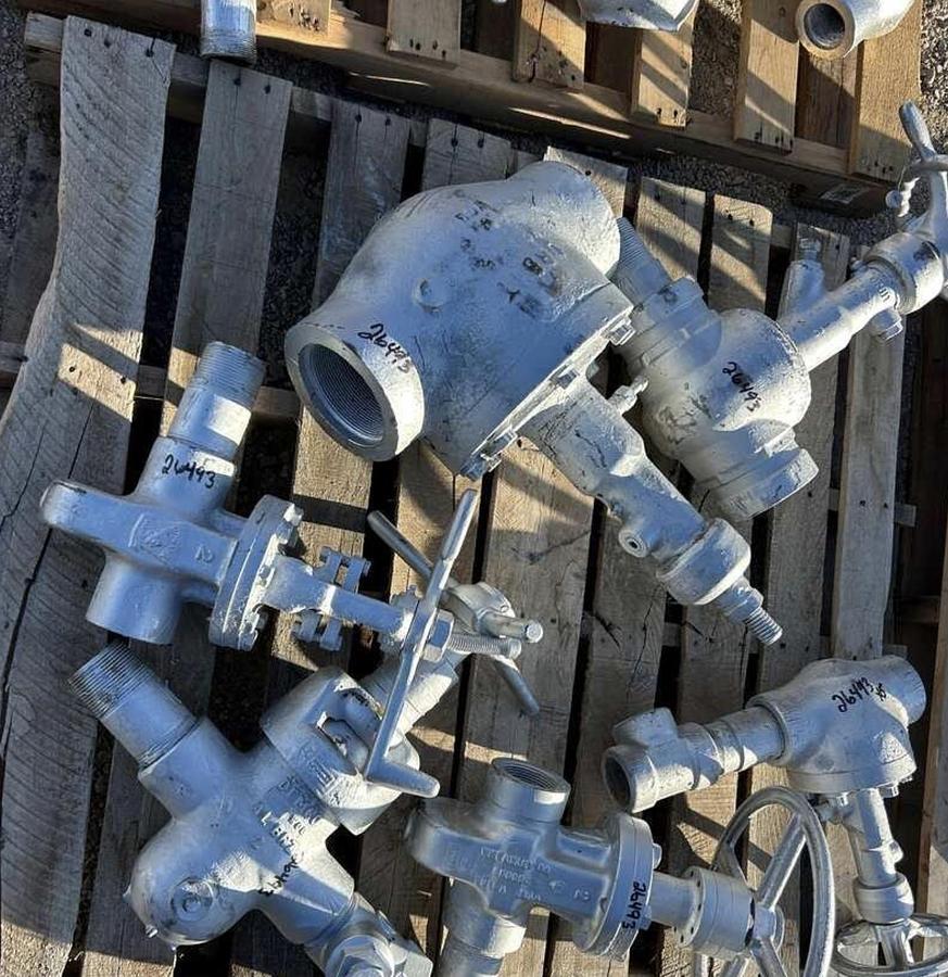 Used (1) Wheatley 2", (1) Orbit 2 1/16" 2K, (1) Demco 2" 2.2K, (1) Mohawk 2", (1) Orbit 4", (1) Orbit 3" 3K Valves