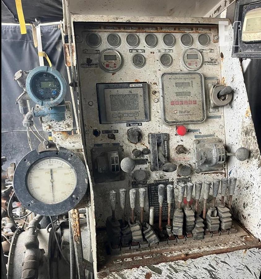 Used HT-400 TRAILER MOUNTED CEMENTER P/B DETROIT DIESEL 8V-92T DIESEL ENGINE