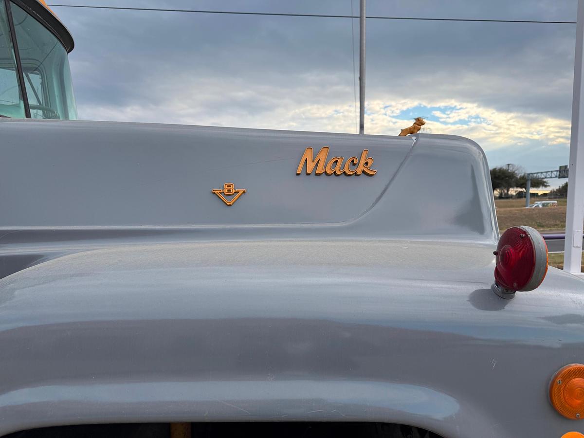 Used 1972 MACK TRUCK R795ST