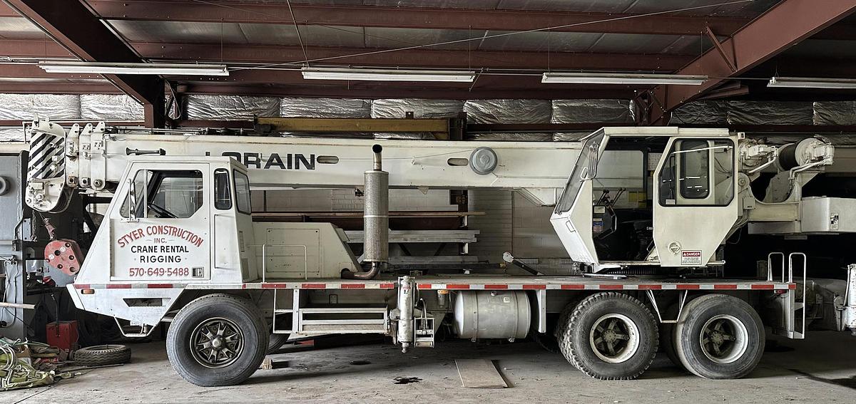 Used 1989 Lorain T250 - 94' Boom, 42' Jib