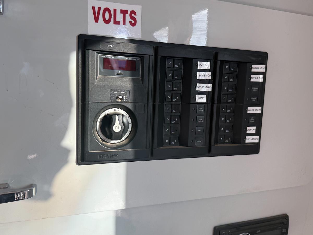 Used 2012 Turnkey Industries Frac Data Van - Generator with ONLY 340 Hours!