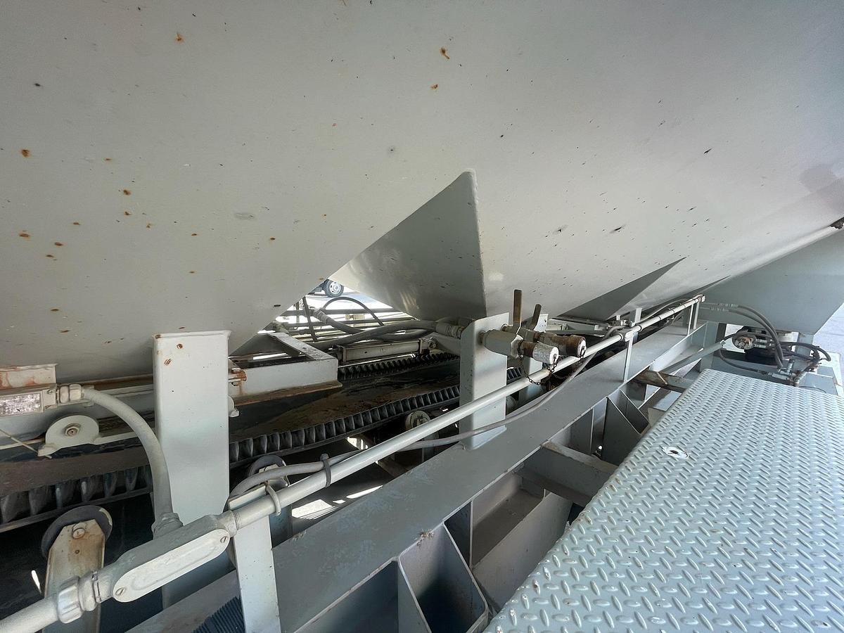 Used 2011 Appco FS-40 Bulk Sand Storage Trailer