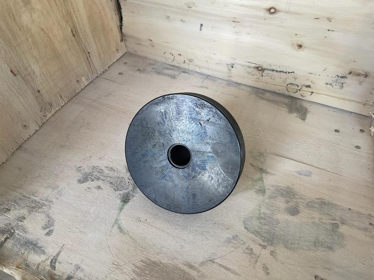 Used (130) Piston Hubs Ser B 6" 1" Bore (UNUSED)