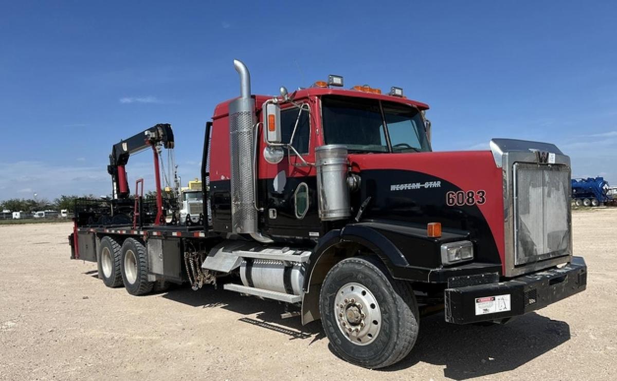 Used 2006 Western Star 4900 Boom Truck, Sleeper