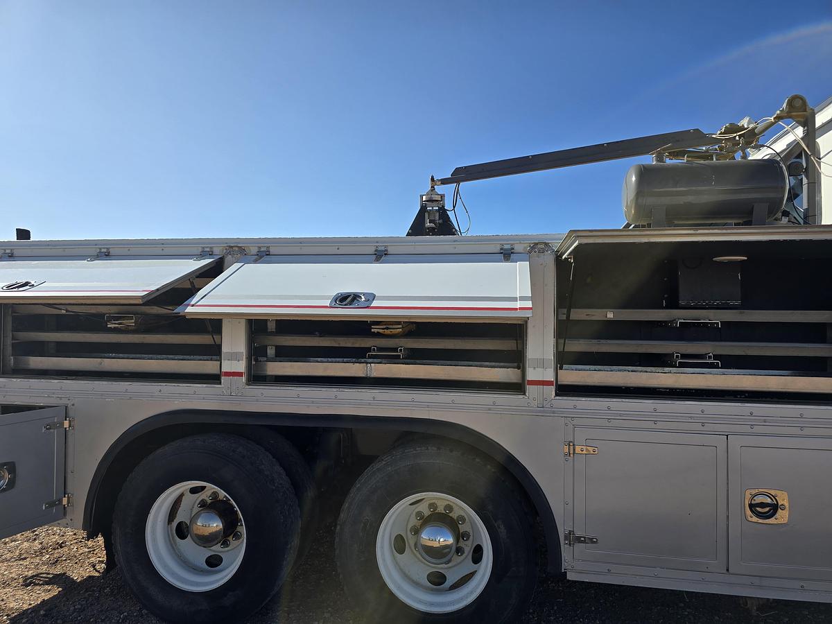 Used 2013 Peterbilt Extreme Wireline Truck