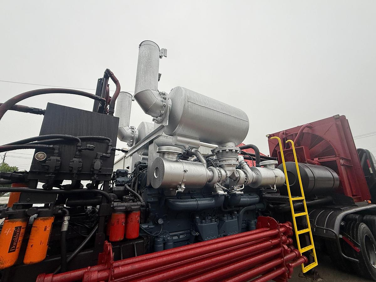 Used Blender with SPM 2250 HP Triplex Pump, Detroit 16V Engine & Allison Transmission