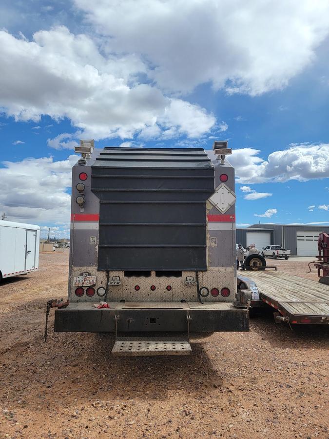 Used 2006 Peterbilt E-Line Truck