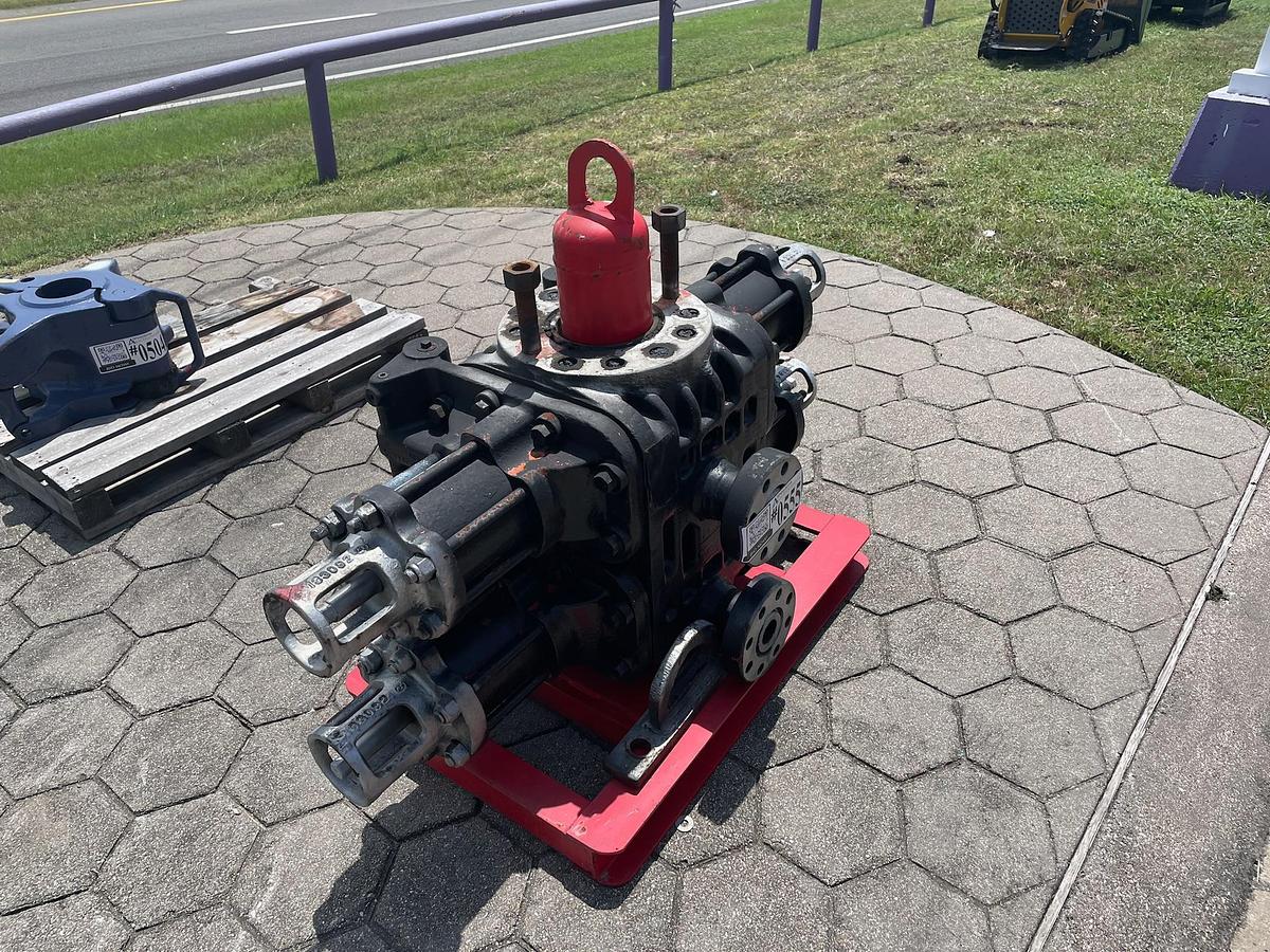 Used Shaffer 7 1/16'' Double Hydraulic BOP - BOP Stump