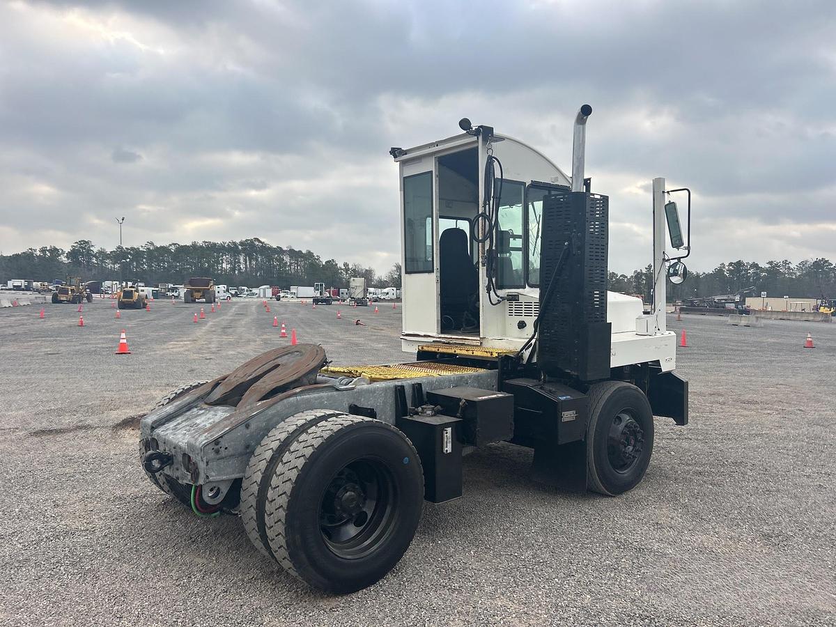 Used 2019 Autocar 4x2 Spotter Truck