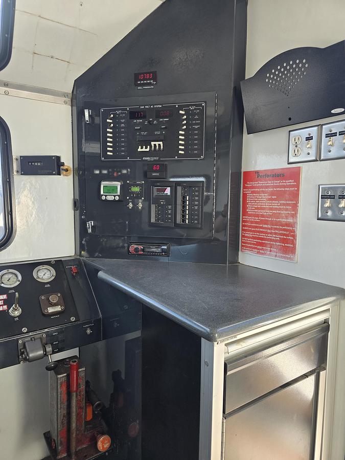 Used 2013 Peterbilt Extreme Wireline Truck