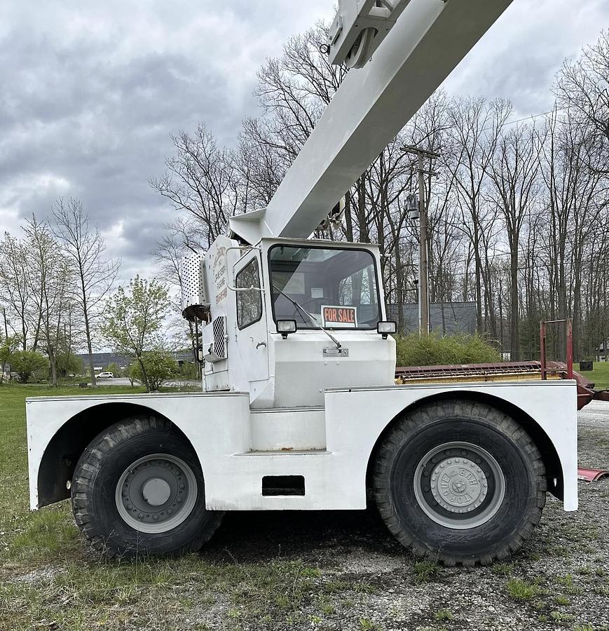 Used 1984 JLG 8812 55' Boom 10' Jib