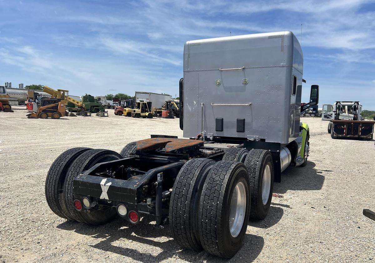 Used 2015 Peterbilt 579 6x4 Sleeper Truck Tractor