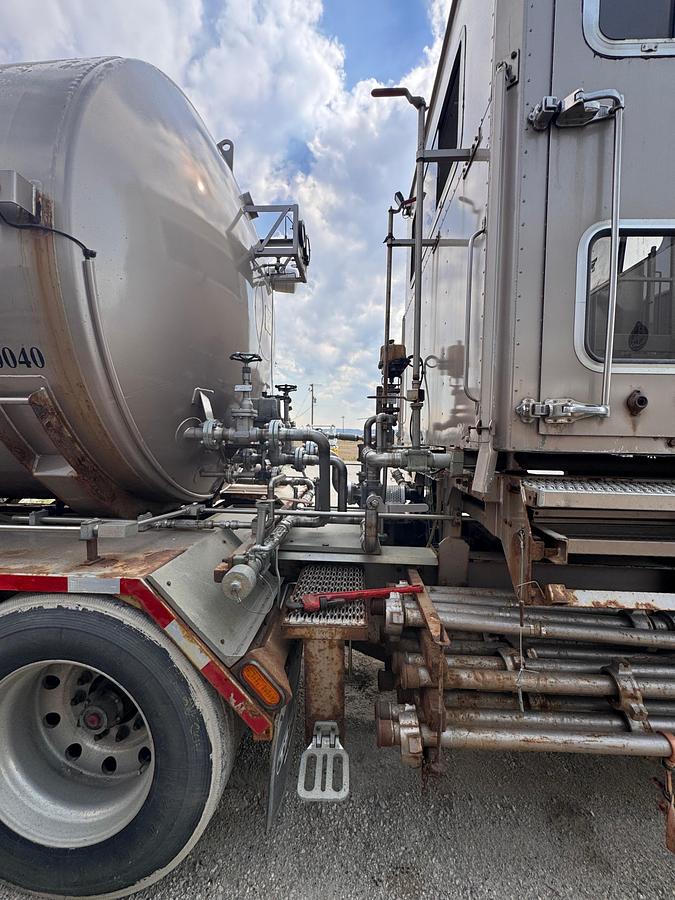Used 2006 Aspen 42ft Tri-Axle Drop Deck Non-Fired Nitrogen Pumping Trailer