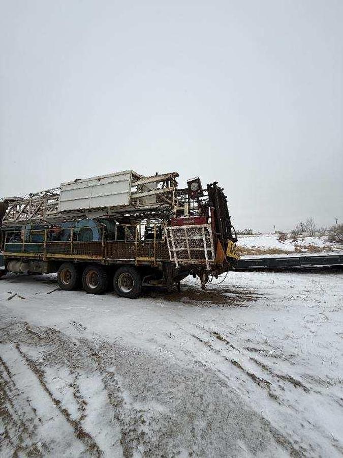 Used Service King 575 - 5 Axle - Well Service Workover Rig