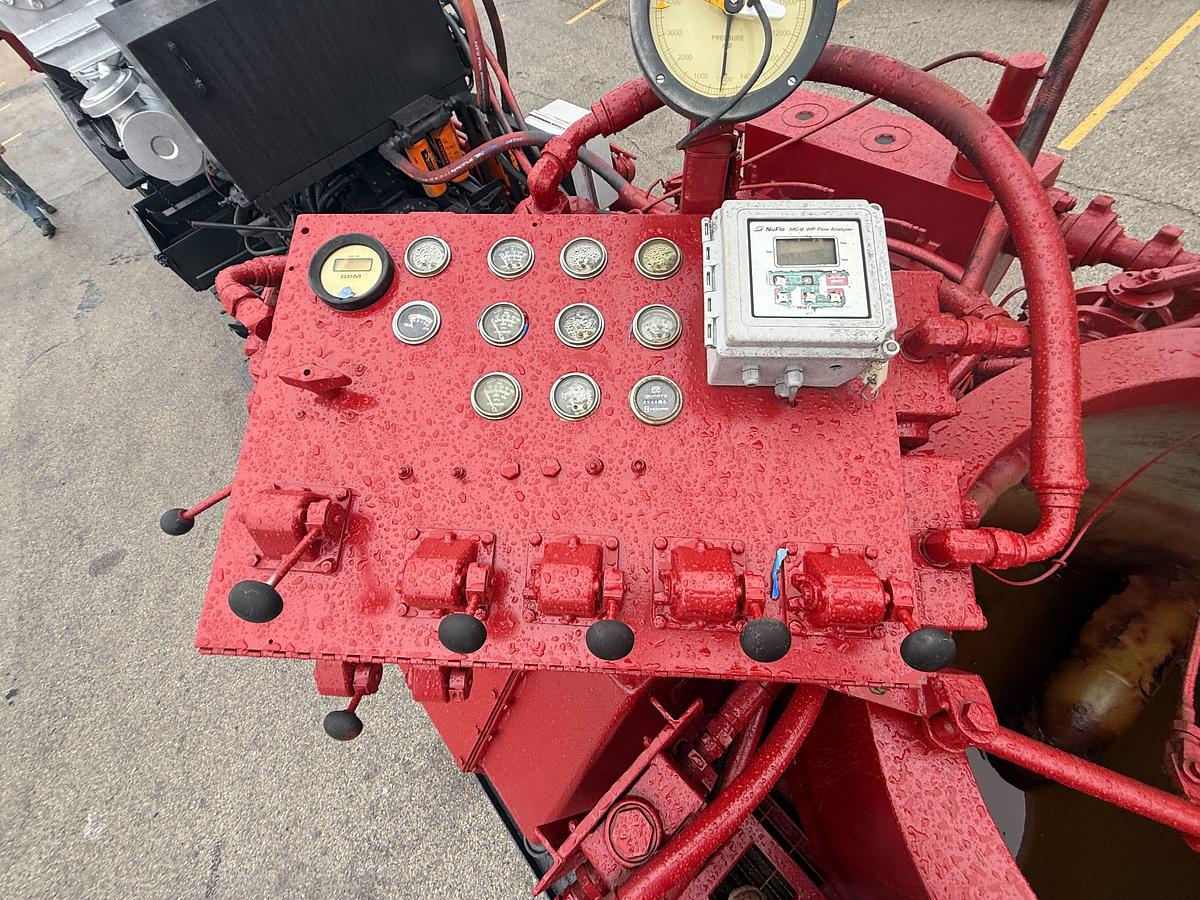 Used Blender with SPM 2250 HP Triplex Pump, Detroit 16V Engine & Allison Transmission