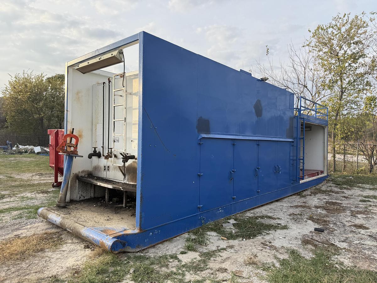 Used DS 320 4-Station Closing Unit