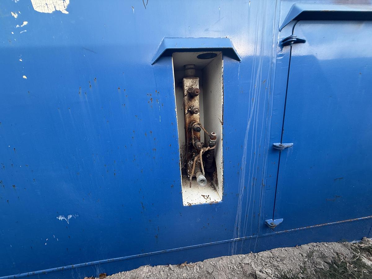 Used DS 320 4-Station Closing Unit