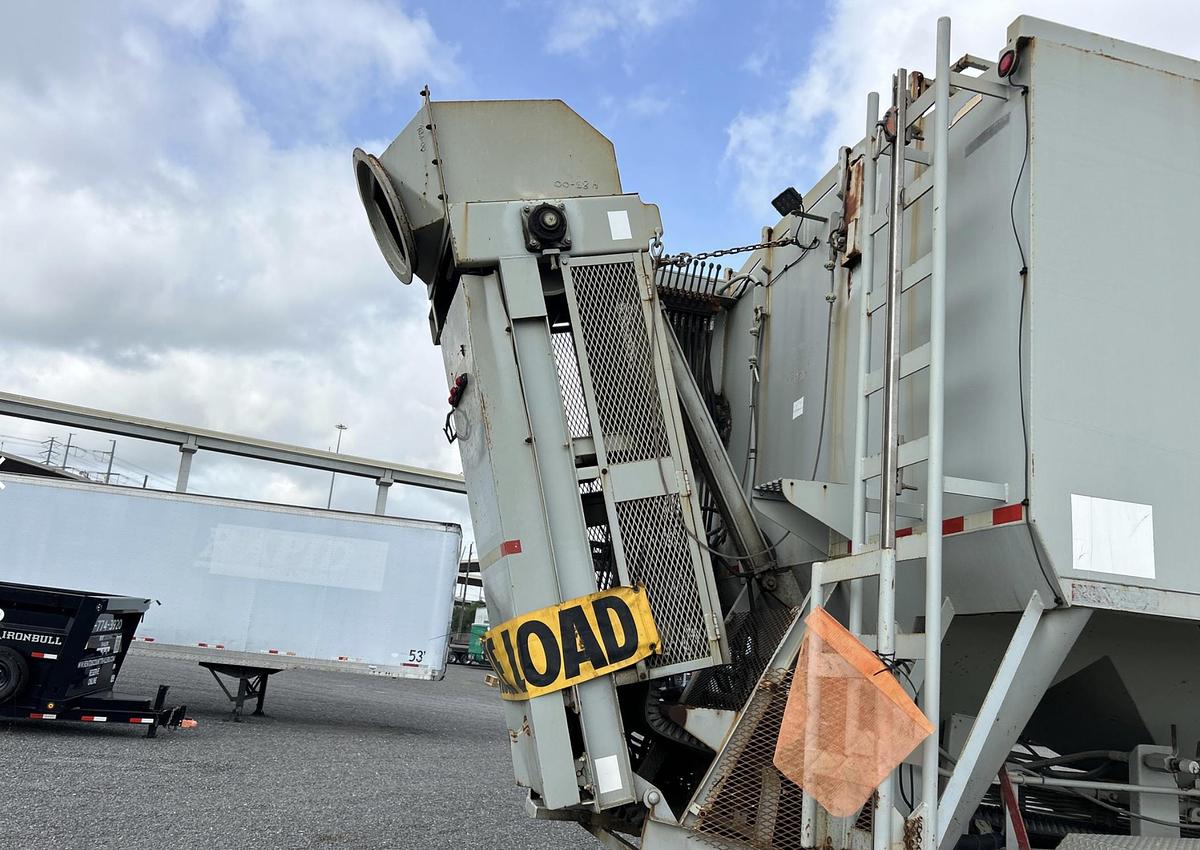 Used 2011 Appco FS-40 Bulk Sand Storage Trailer
