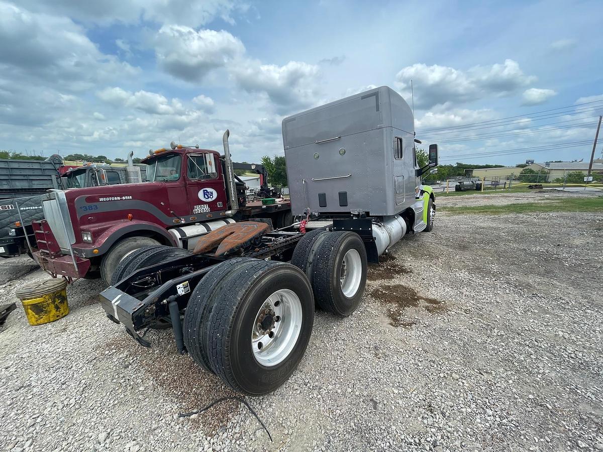 Used 2015 Peterbilt 579 6x4 Sleeper Truck Tractor