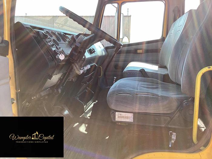 Used 2000 Freightliner FL70 Flatbed Truck FL70