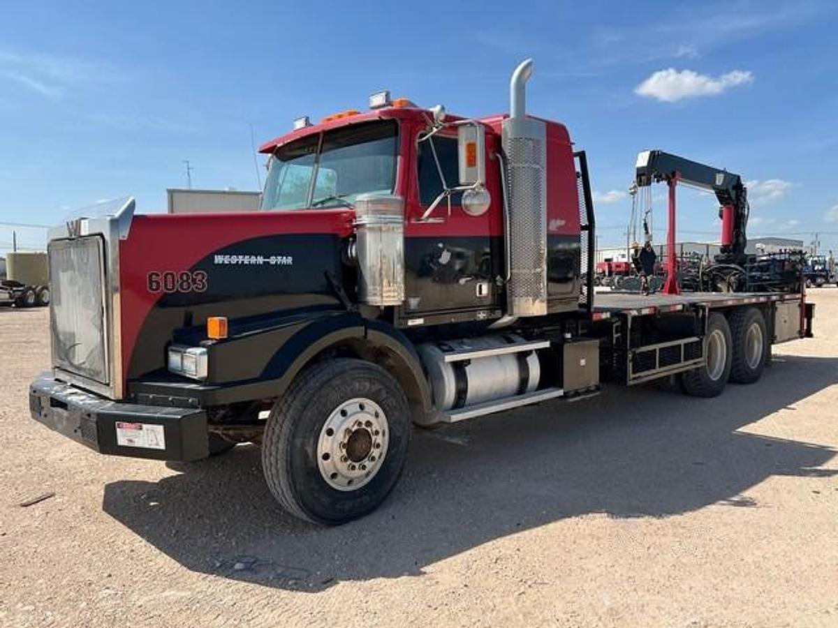Used 2006 Western Star 4900 Boom Truck, Sleeper