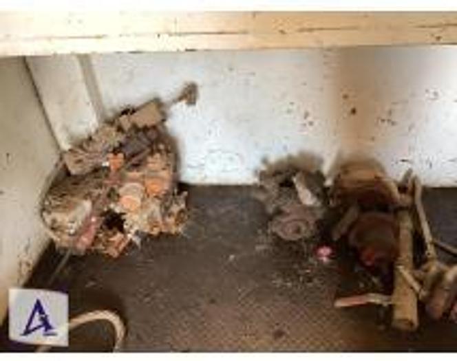 Used 7' x 25'9'' x 9' Pony Sub with built in shelving for parts!