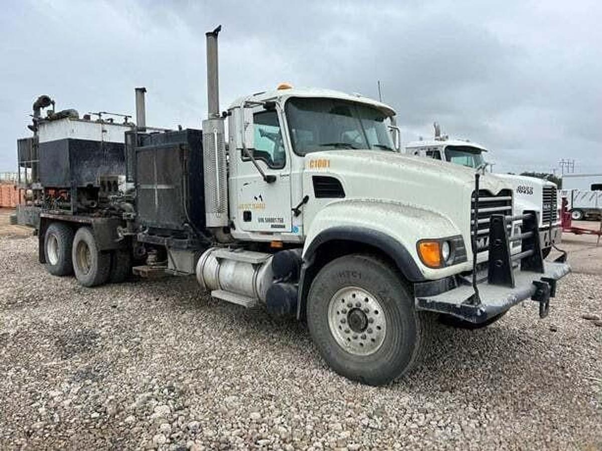 Used 2005 MACK CV513 T/A CEMENT SPM TRIPLEX PUMP TRUCK