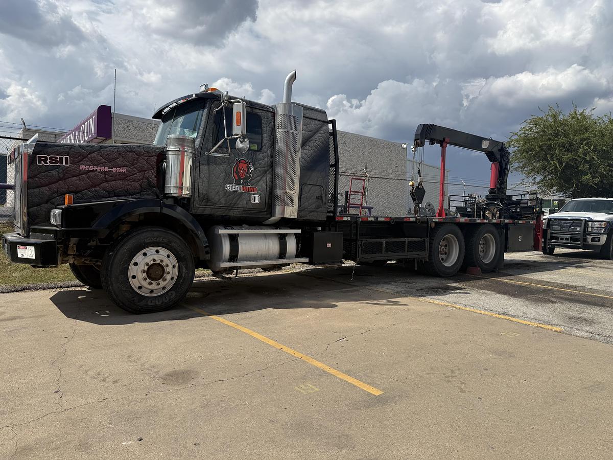 Used 2006 Western Star 4900 Boom Truck, Sleeper