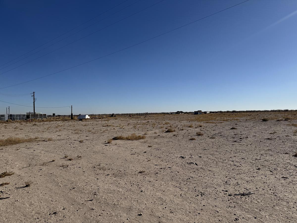 Used REAL ESTATE - 5 ACRES - PECOS, TEXAS