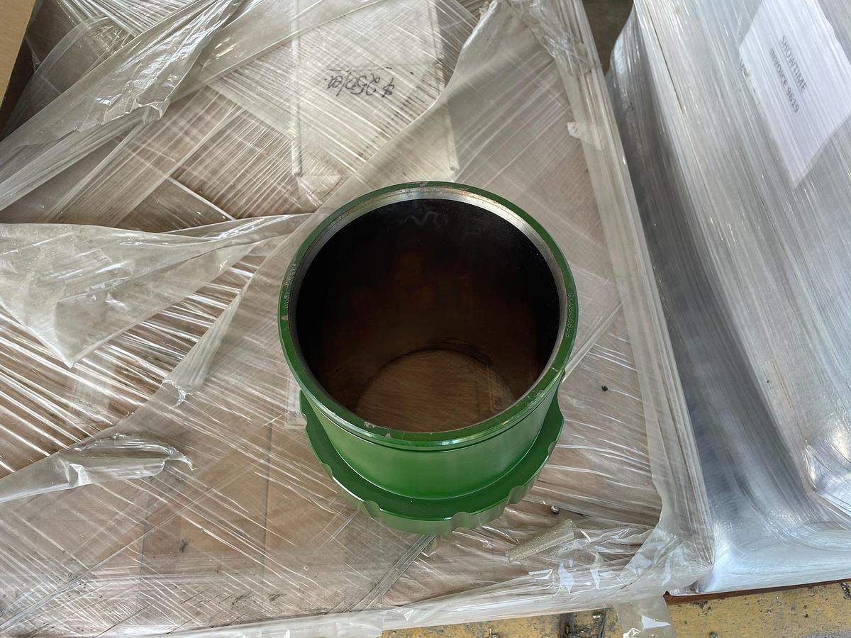 Used (31) Chrome Pump Liners (UNUSED) - (22) FMC 4-1/2" (8) WORKFORCE 660 8" (1) GARDNER DENVER PE-5 3-1/2"