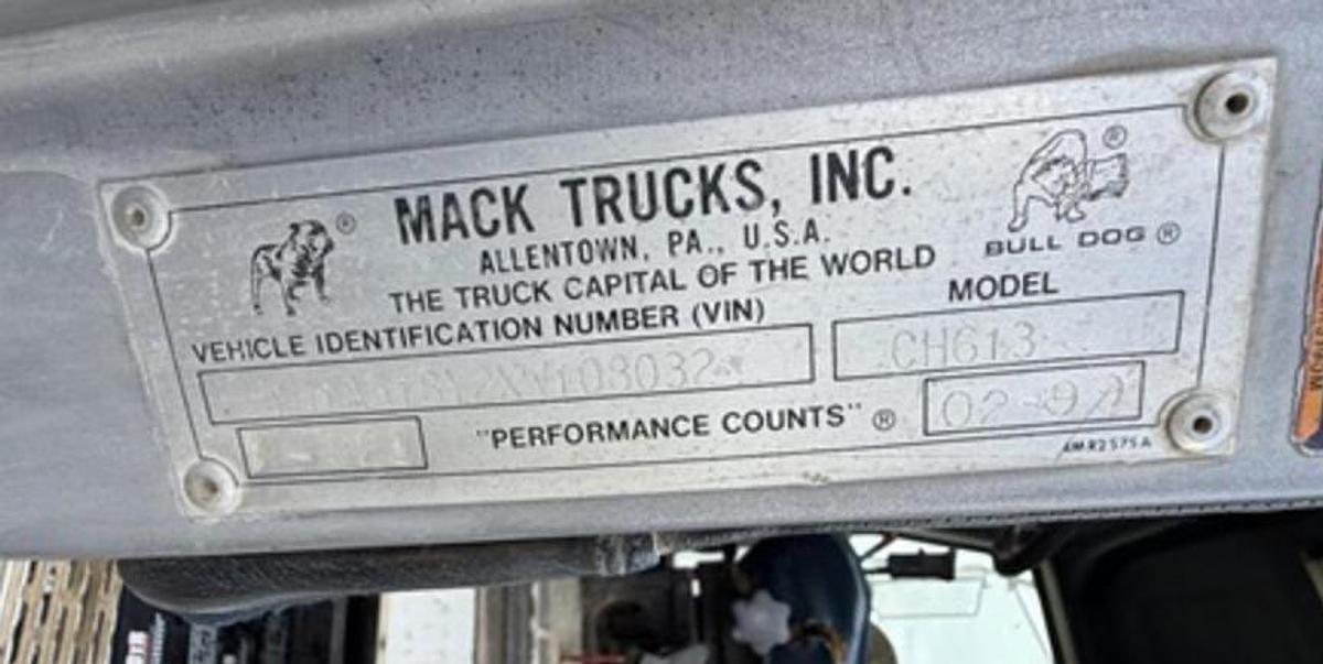 Used 1999 Mack CH613 60K Mech T/AWINCH Truck