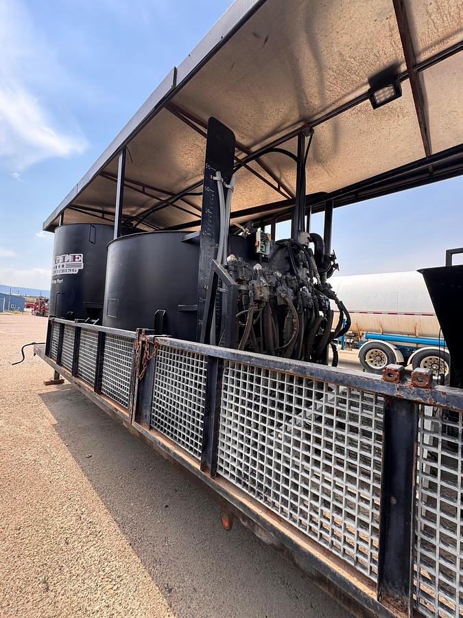 Used A-PAK Gooseneck Dual-Axel 32k Mixing Plant Trailer