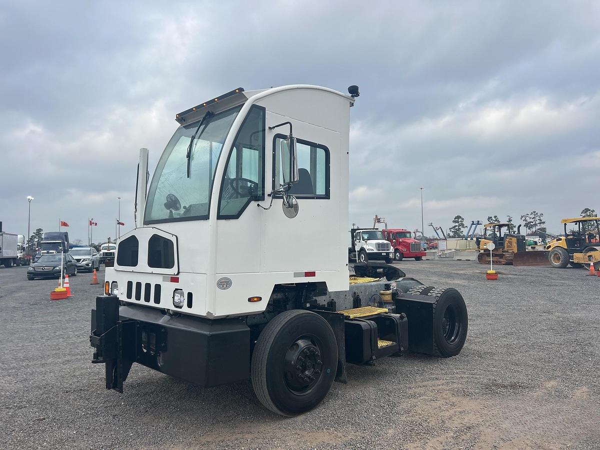 Used 2019 Autocar 4x2 Spotter Truck