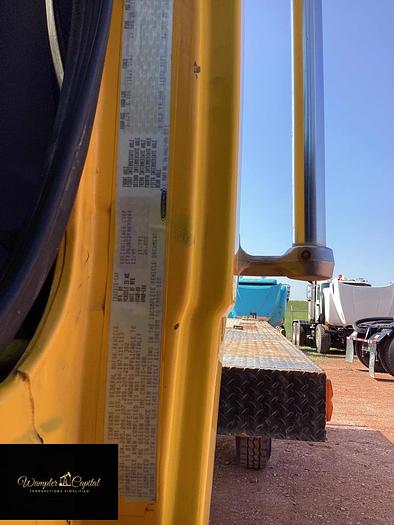 Used 2000 Freightliner FL70 Flatbed Truck FL70