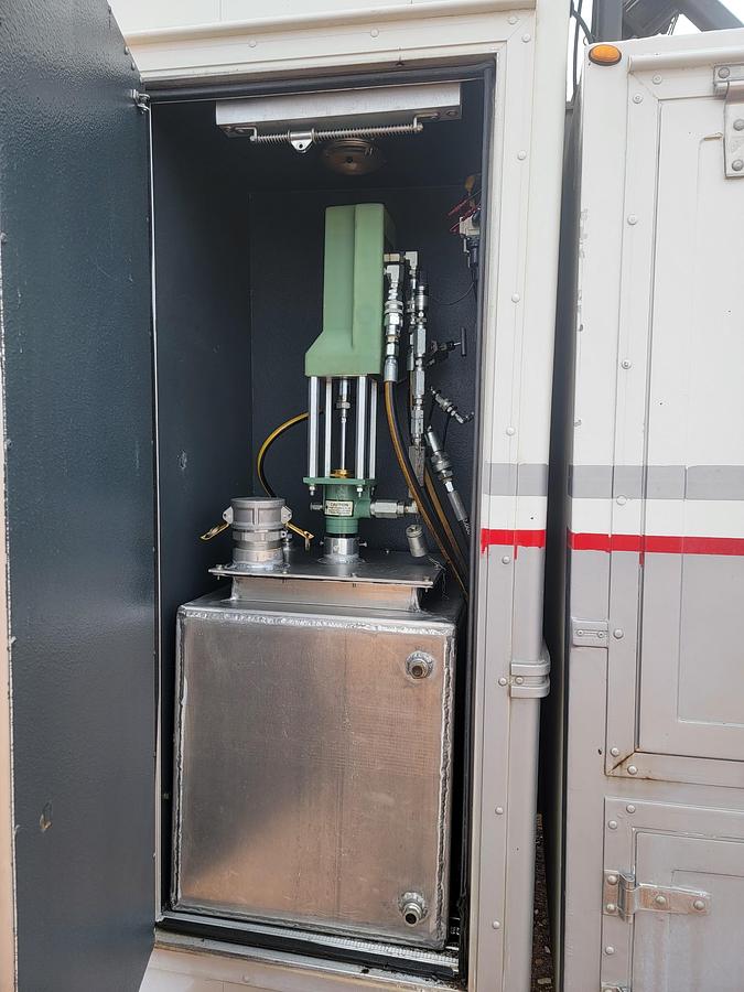 Used 2013 Peterbilt Extreme Wireline Truck