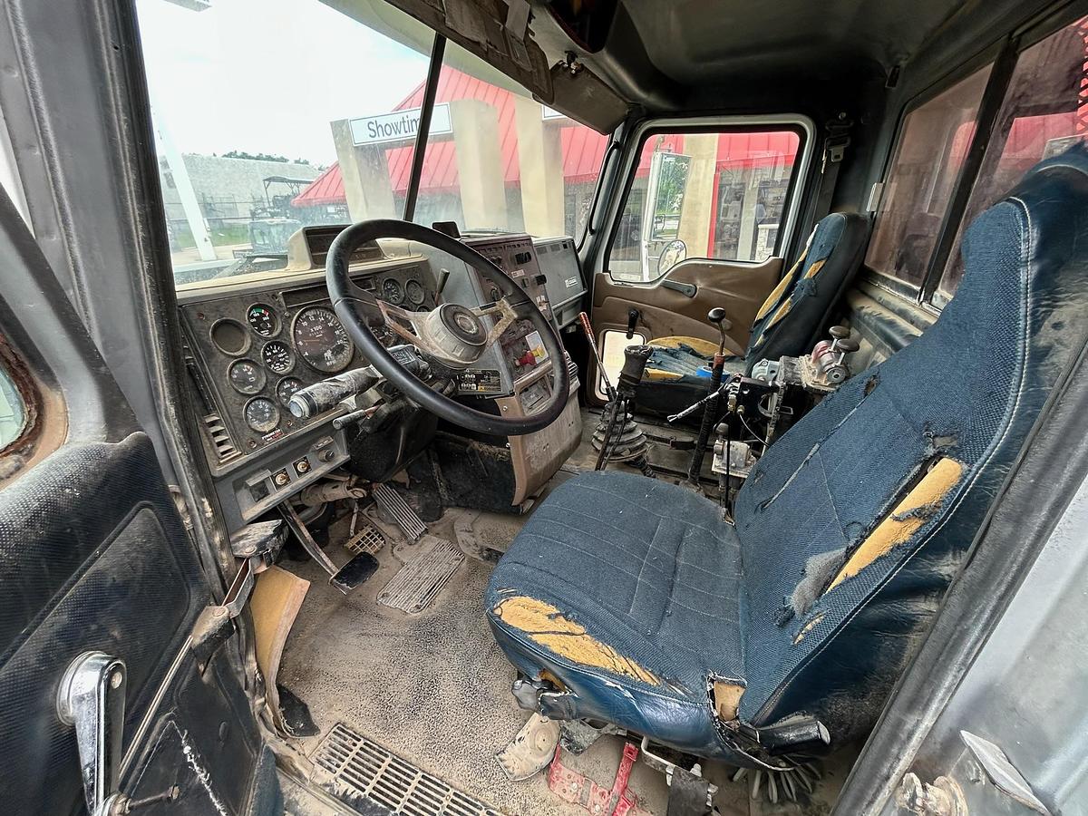 Used 1999 Mack CH613 60K Mech T/AWINCH Truck