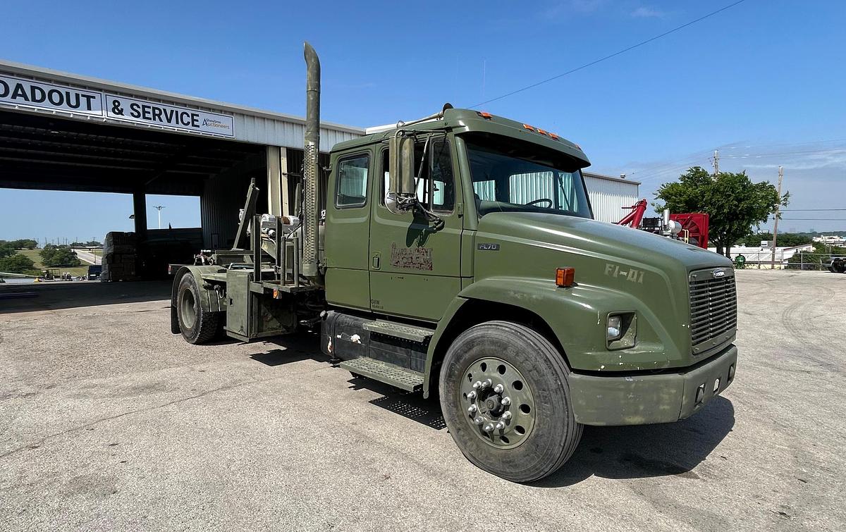 Used 2001 Freightliner FL-70 Mobile Hydraulic Power Pack Truck