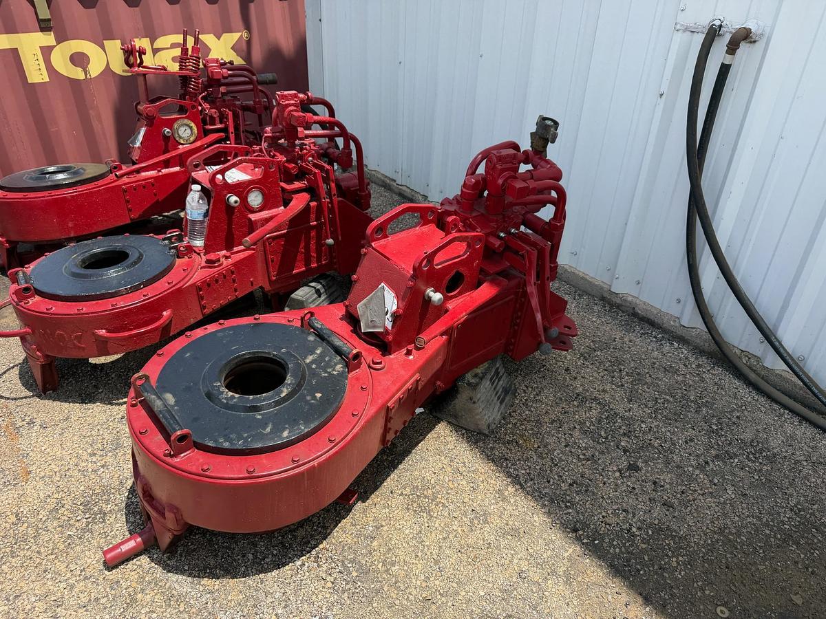 Used Foster 58-93R Hydraulic Tubing Tongs