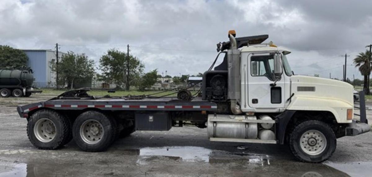Used 1999 Mack CH613 60K Mech T/AWINCH Truck