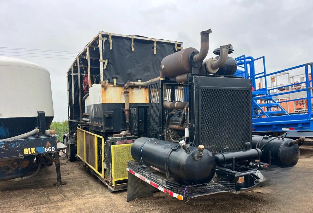 Used HT-400 TRAILER MOUNTED CEMENTER P/B DETROIT DIESEL 8V-92T DIESEL ENGINE