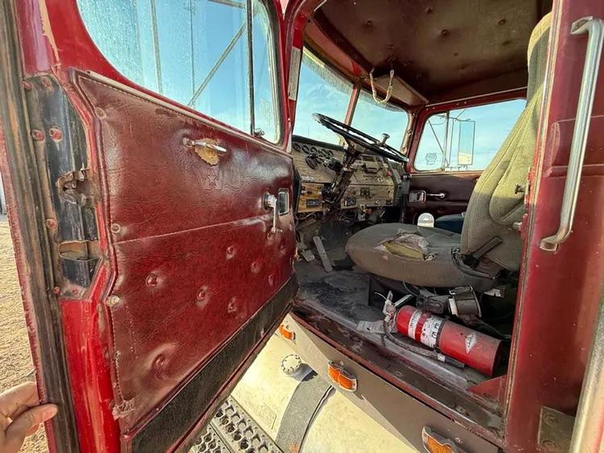 Used 1986 Western Star 4964 Tulsa 65K Mech Winch Truck