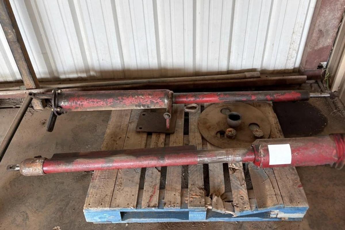 Used (2) Foster Hydraulic Lift Cylinder