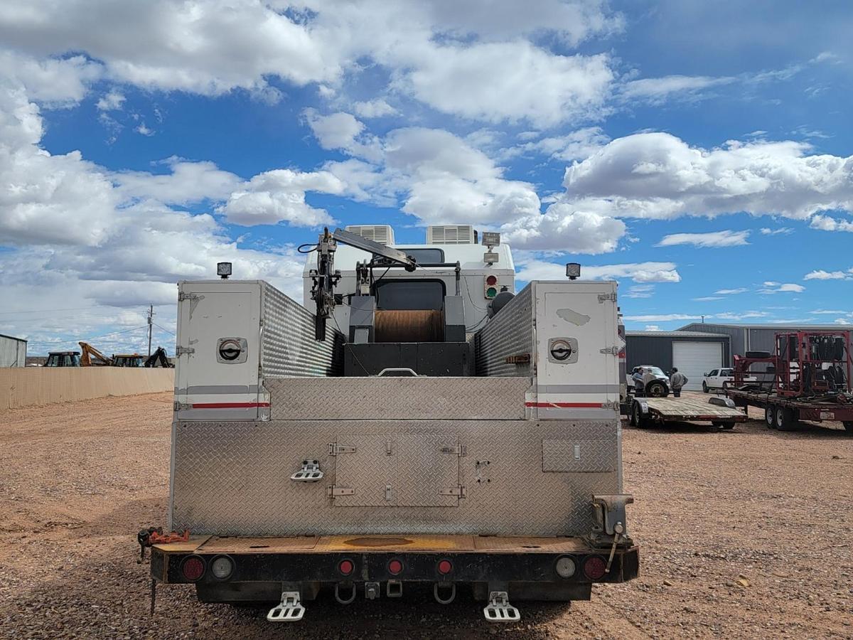 Used 2013 Peterbilt Extreme Wireline Truck