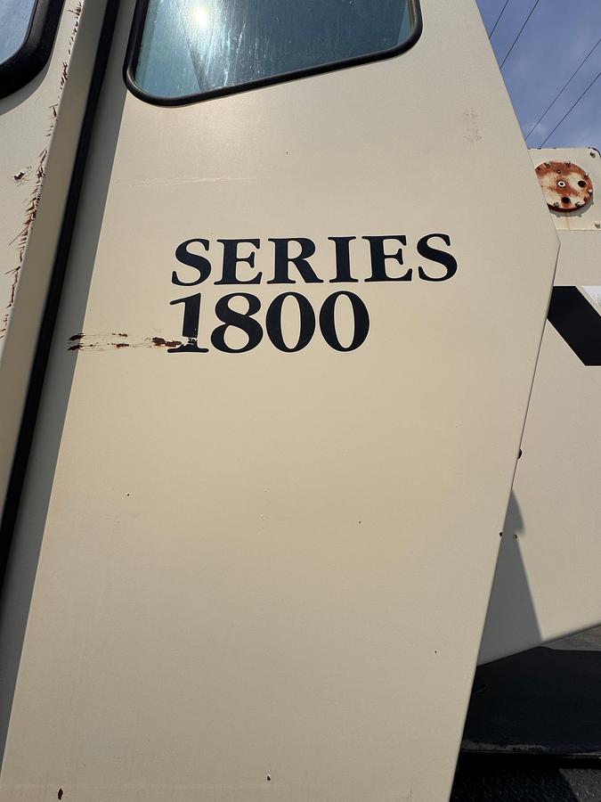 Used 2008 National 1800 Series 40 Ton Crane Trailer
