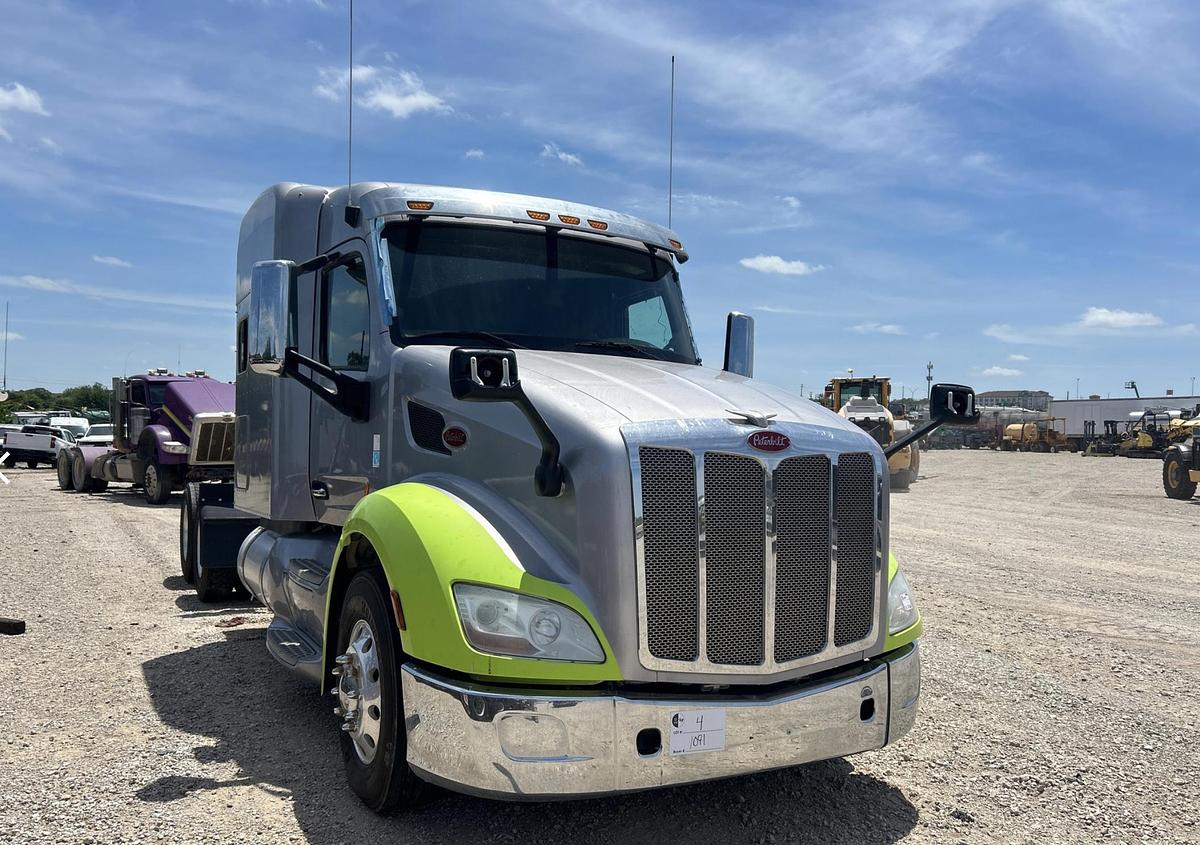 Used 2015 Peterbilt 579 6x4 Sleeper Truck Tractor