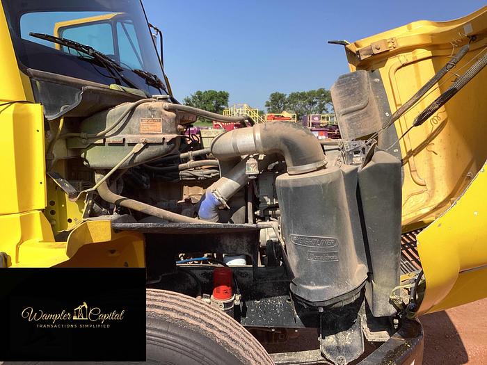 Used 2000 Freightliner FL70 Flatbed Truck FL70