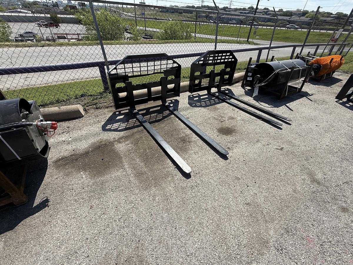 Used 2026 CAPTOK CK-DHC 60in Forks Skid Steer Attachment (UNUSED)