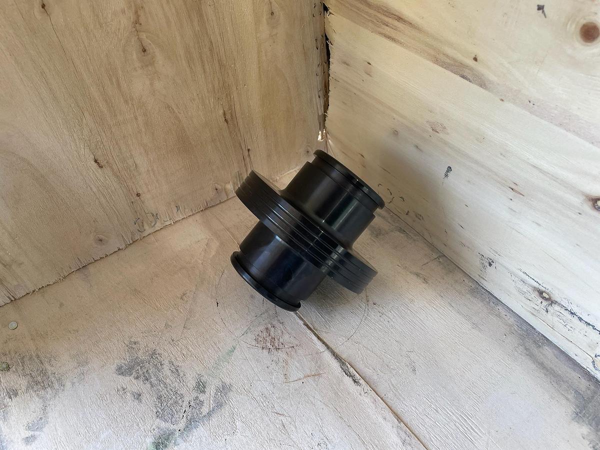 Used (200) Piston Hubs Ser B 5-1/2" API-3 (UNUSED)