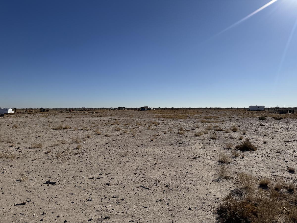 Used REAL ESTATE - 5 ACRES - PECOS, TEXAS